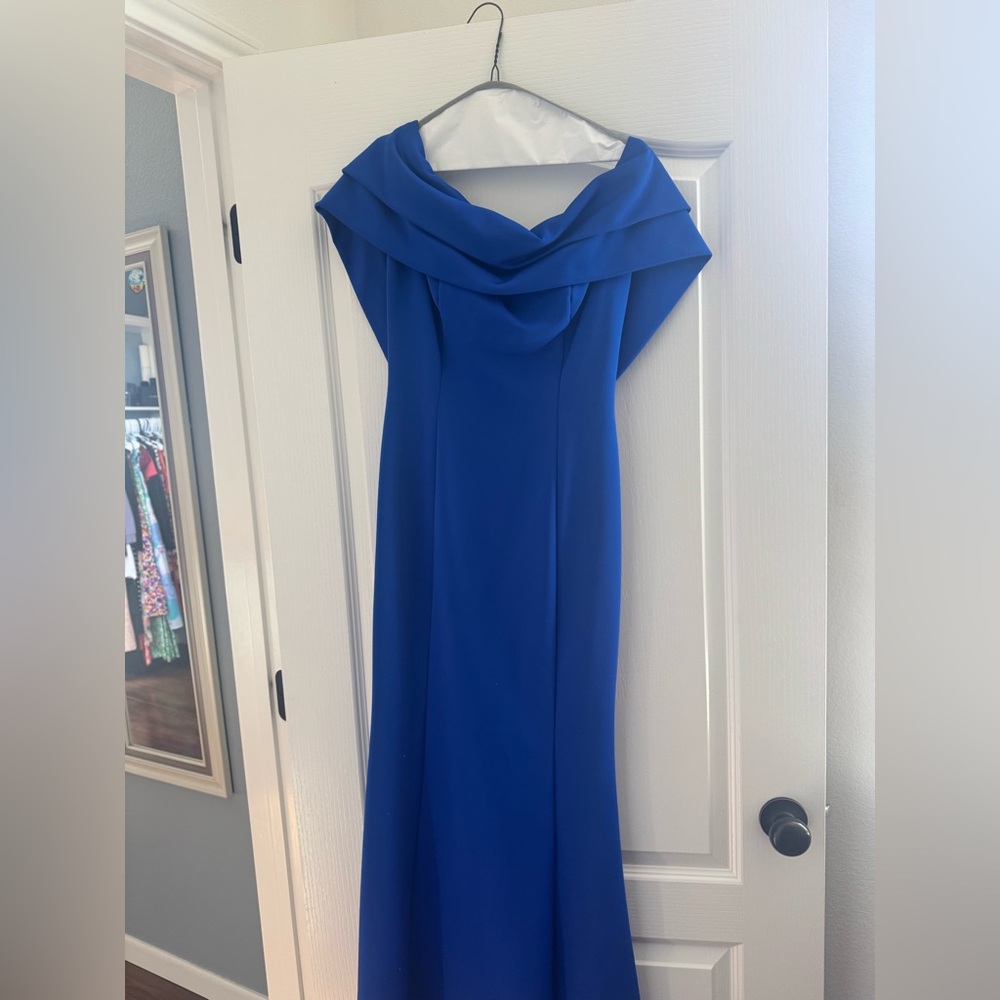 Scuba Knit Off-the-Shoulder Sleeveless Mermaid Gown | Vince Camuto